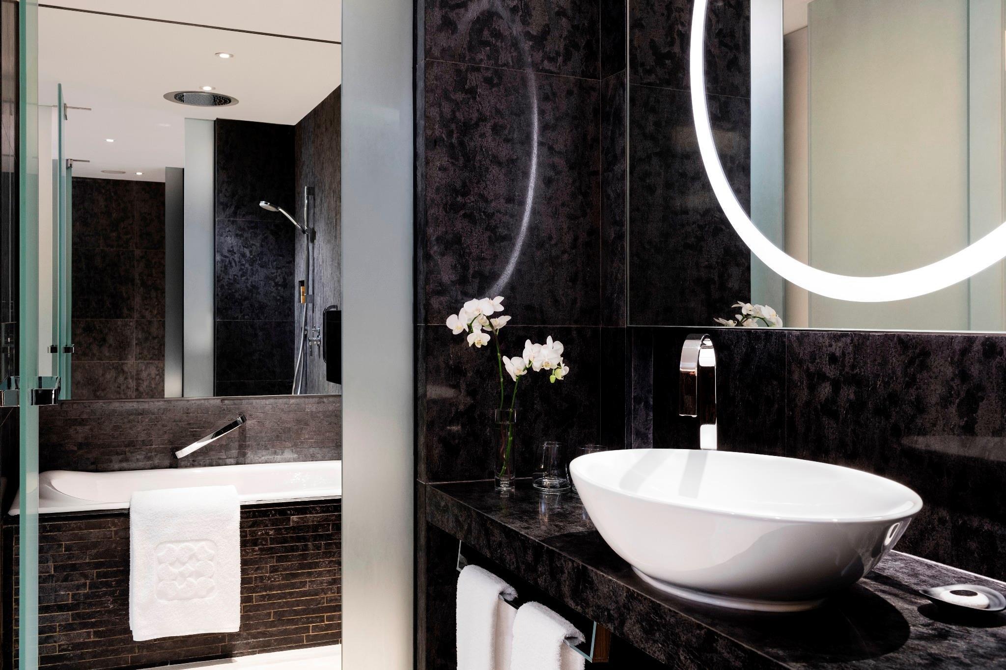 revato-12456-7918564-860889